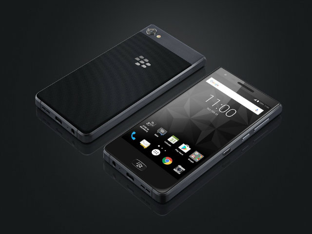 BlackBerry Motion: Smartphone chống nước đầu tiên của "Dâu đen", giá 10,45 triệu đồng