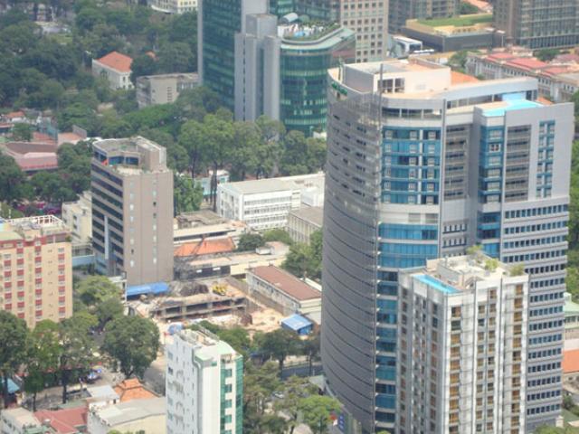 Kinh doanh - Nghịch lý không cấp phép nhưng nhà cao tầng vẫn mọc khu trung tâm