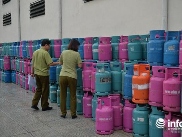 Thị trường - Tiêu dùng - Hơn 600 vỏ bình gas bán sắt vụn: Đề nghị chuyển hồ sơ khởi tố