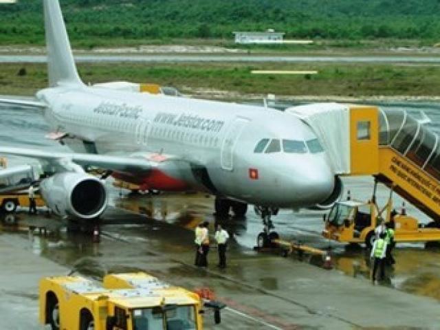 Tin mới nhất vụ máy bay bị sét đánh trúng đuôi ở Nghệ An
