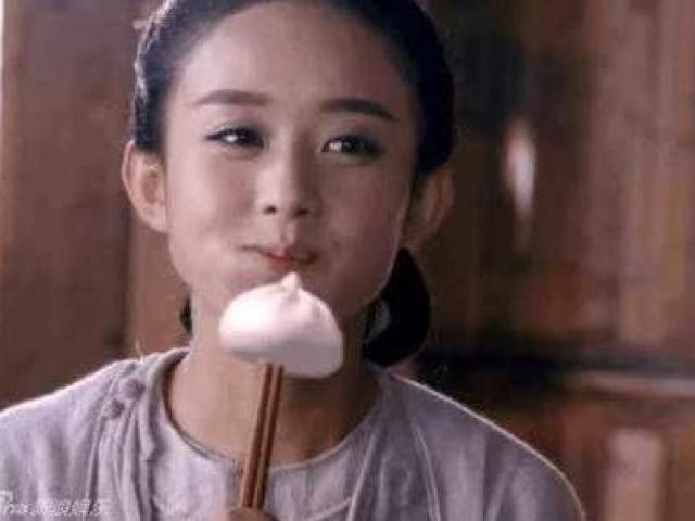 Phim - "Kỹ xảo 5 xu" biến đồ ăn giả, ôi thiu thành đặc sản trong phim