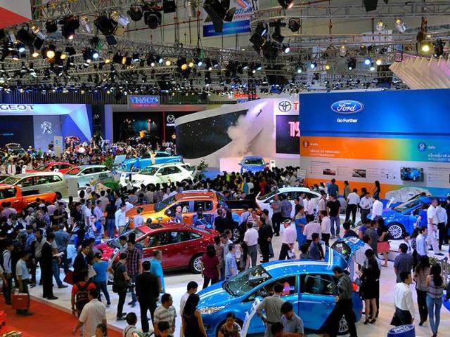 Thị trường - Tiêu dùng - Nghịch lý thị trường ô tô Việt Nam: Giá giảm mạnh mà vẫn ế