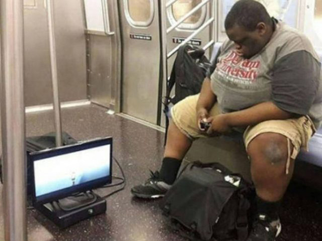 Tranh vui - Những kẻ này đến từ "hành tinh khác" thì gọi là gì?