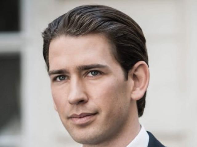 Thế giới - Vẻ đẹp trai sáng rỡ của vị thủ tướng 31 tuổi, trẻ nhất thế giới