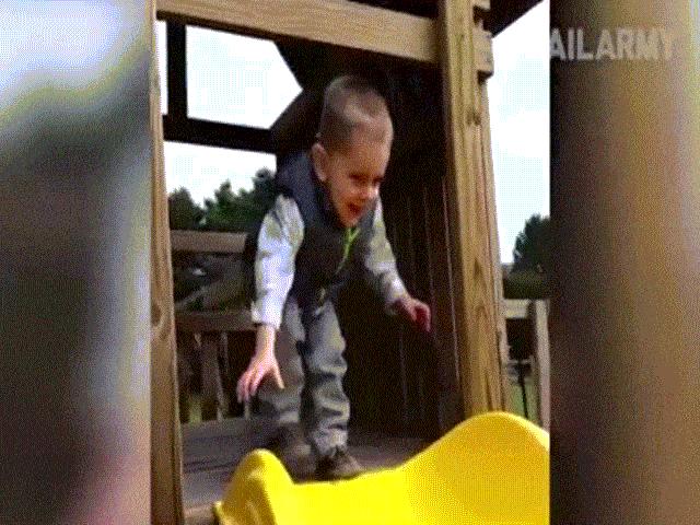 Video Clip Cười - Clip hài: Các tai nạn "khó đỡ" của các nhóc con