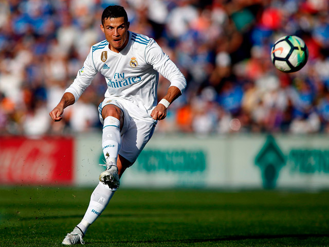 Bóng đá - Bàn thắng đẹp La Liga vòng 8: Ronaldo "thông nòng", Messi hay nhưng "đen"