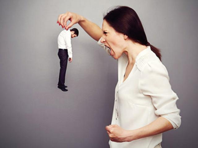 Bạn trẻ - Cuộc sống - Cái kết đắng cho ông chồng bị vợ lấy dép tát vào mặt