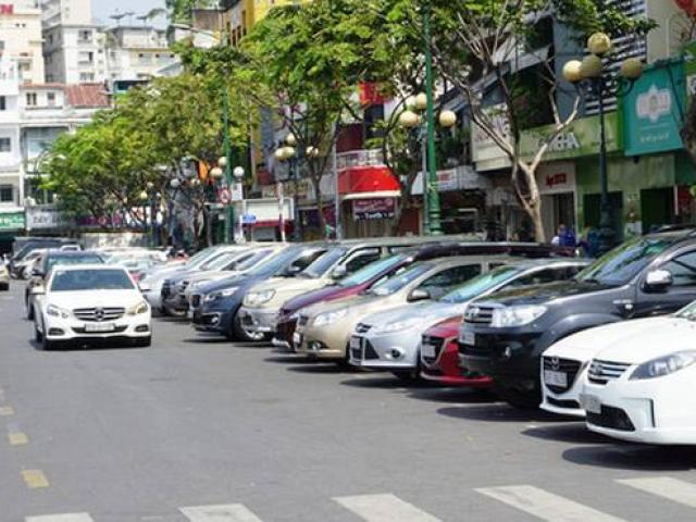 Tài chính - Bất động sản - TP.HCM: Thu phí đỗ xe qua điện thoại thông minh từ 20/10