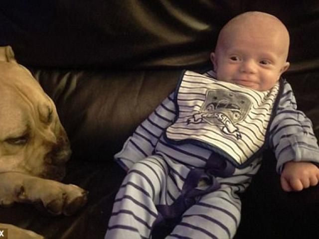 Bạn trẻ - Cuộc sống - Bất ngờ lên chức bố khi bạn gái đẻ rơi trong nhà vệ sinh