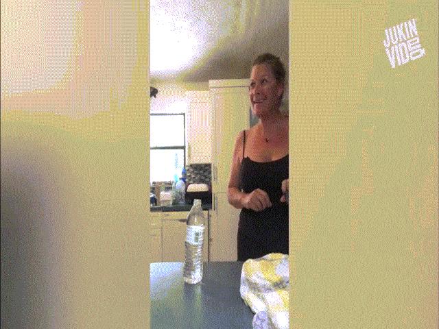 Video Clip Cười - Các bà mẹ khốn đốn vì "quà 20/10" của lũ "quý tử"