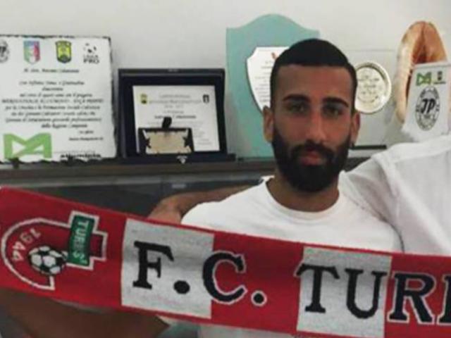 Bóng đá - Bi hài: Sao trẻ nước Ý bị treo giò vì “tè bậy” trước mặt đối thủ