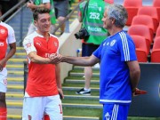 Bóng đá - Ozil tỏa sáng: Vì MU mà &quot;show hàng&quot;, chờ làm cứu viện