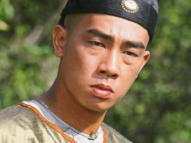 Giải trí - Sao "Vi Tiểu Bảo" từng bị chủ bắt ăn ruồi khi làm phục vụ nhà hàng