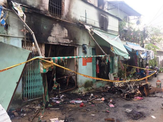 Tin tức trong ngày - Vụ cháy 2 người chết ở SG: Bà ngoại chết trong tư thế kéo cháu ra khỏi biển lửa