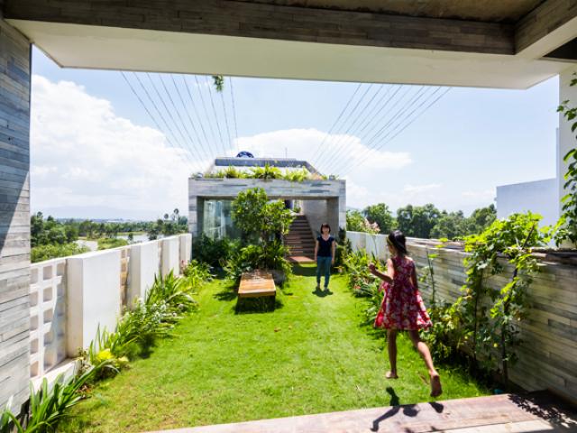 Tài chính - Bất động sản - Biệt thự Đà Nẵng gây sốt vì “lồng công viên” vào trong nhà ở