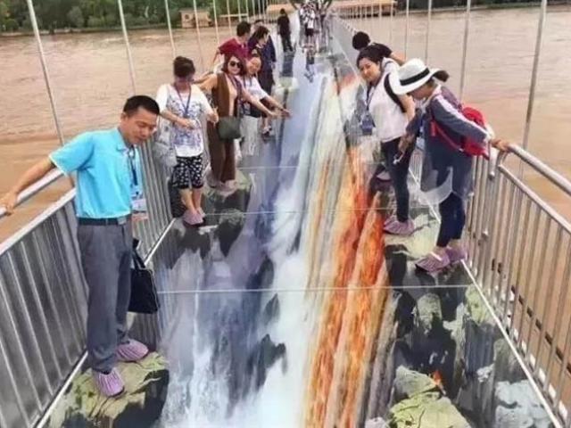 Thế giới - Bủn rủn khi đi trên cầu kính 3D đầu tiên ở Trung Quốc