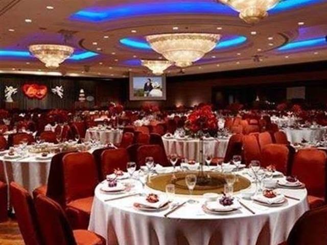 Bạn trẻ - Cuộc sống - Cô dâu chụp ảnh khách mời tố cáo "ăn chùa" đám cưới gây phẫn nộ