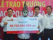 Tin tức trong ngày - Nóng 24h qua: Người đàn ông hóa trang cực dị đi nhận giải jackpot 50 tỷ