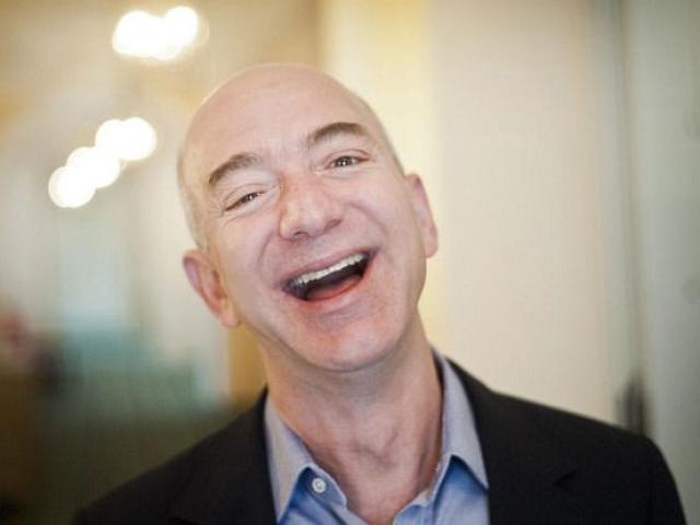 Thế giới - Bill Gates bị đối thủ cũ soán ngôi người giàu nhất hành tinh