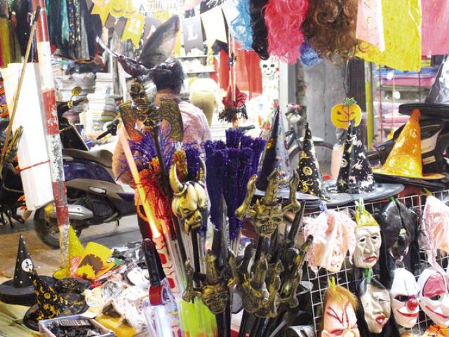 Thị trường - Tiêu dùng - Đồ chơi Halloween: Người lớn lo lắng, trẻ con khóc thét