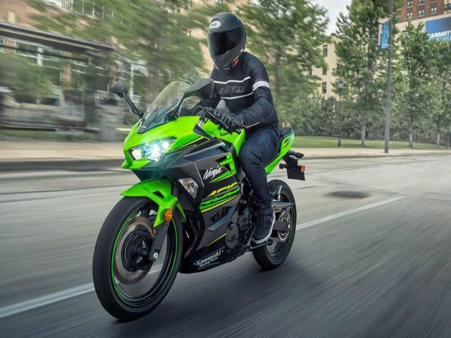 Thế giới xe - 2018 Kawasaki Ninja 400: Lời răn đe với loạt đối thủ