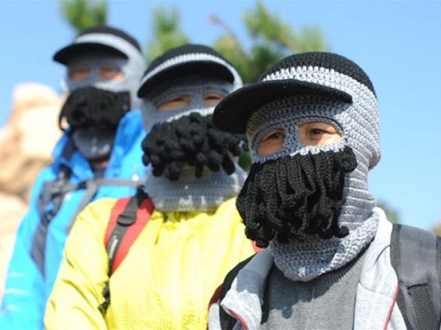 Bạn trẻ - Cuộc sống - Quên "Ninja lead" đi, đây mới là chiếc mũ chống nắng khiến cả thế giới xôn xao