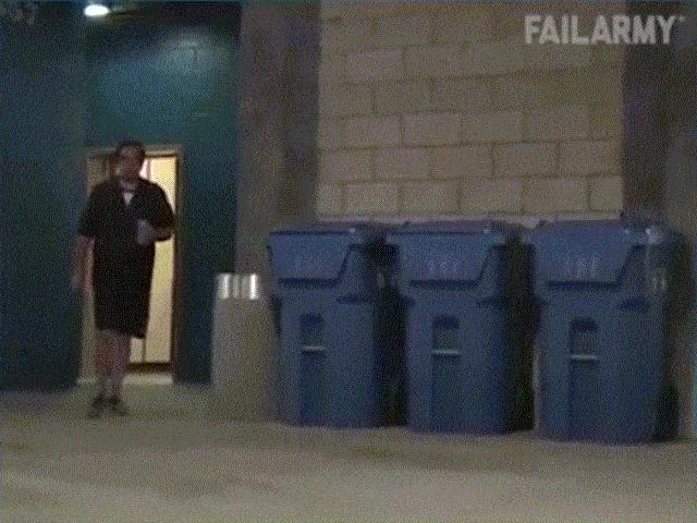 Video Clip Cười - Clip: Những pha troll "siêu thốn" trong lễ hội Halloween