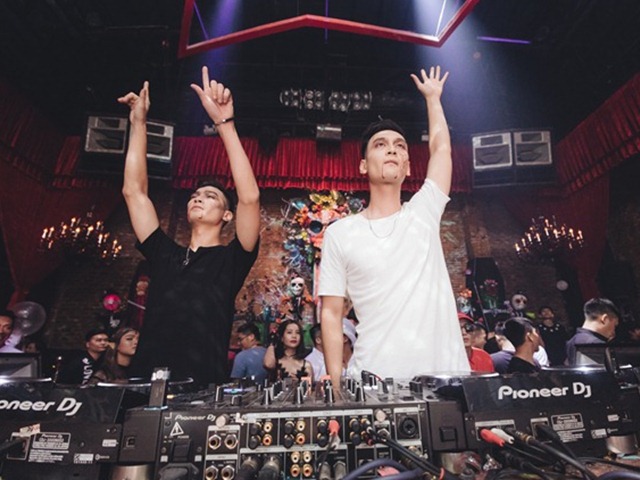 Ca nhạc - MTV - Slim V hóa thân thành ma ca rồng, giúp Hương Tràm bùng nổ