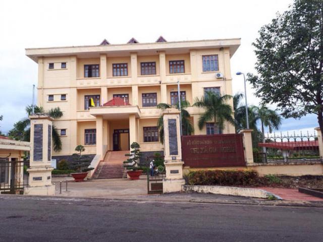 Giáo dục - du học - Bảy tháng không lương, 89 giáo viên khốn đốn