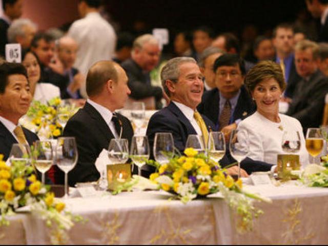 Thế giới - Việt Nam tổ chức tiệc chiêu đãi APEC rực rỡ và hoành tráng