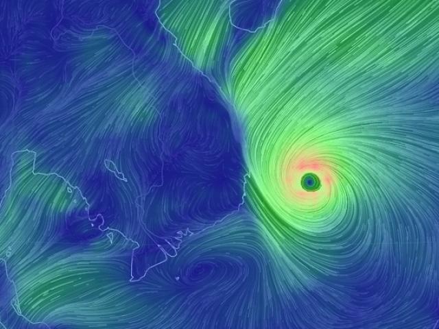 Tin tức trong ngày - Bão số 12 áp sát đất liền, Quảng Nam-Khánh Hòa bắt đầu mưa to