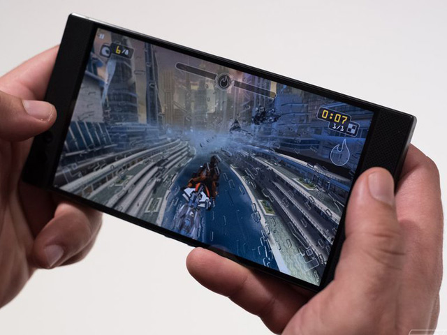 Trên tay Razer Phone: Smartphone lý tưởng cho dân nghiền game