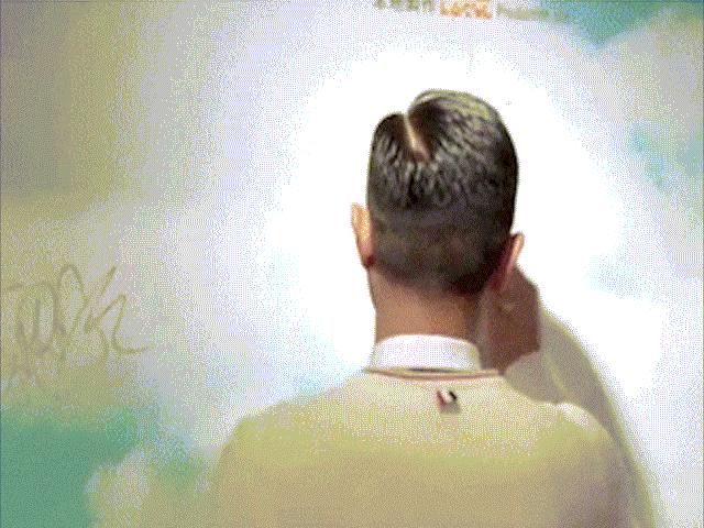 Đời sống Showbiz - Phì cười với chữ ký "giun dế" của sao Hoa ngữ