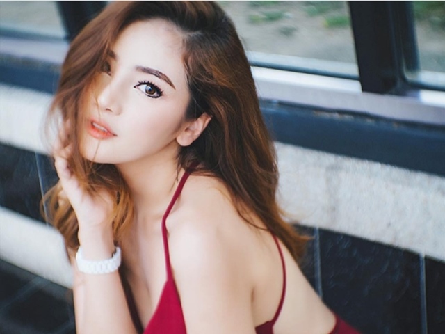 Người mẫu - Hoa hậu - Chẳng  ngực "khủng", cô gái Thái vẫn khiến bao anh xin chết vì đẹp như tiên