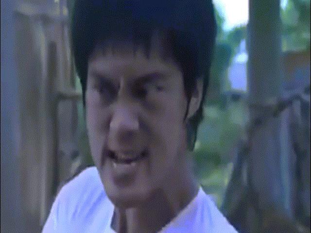 Thể thao - Lý Tiểu Long “cha đẻ MMA”: Đá cao thủ dính tường, bẻ tay "hết giẫy"