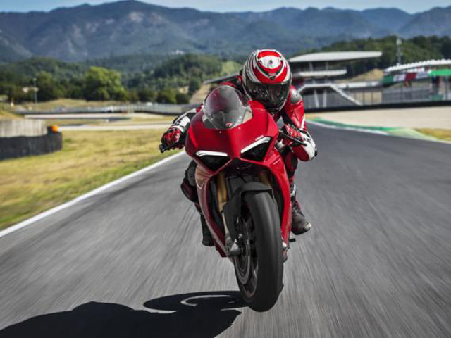 Thế giới xe - Mô tô "thế kỷ" Panigale V4 của Ducati chính thức lộ diện