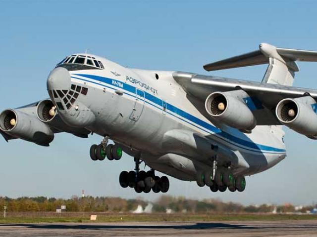 Vận tải cơ khổng lồ Nga đưa 40 tấn hàng viện trợ đến Việt Nam