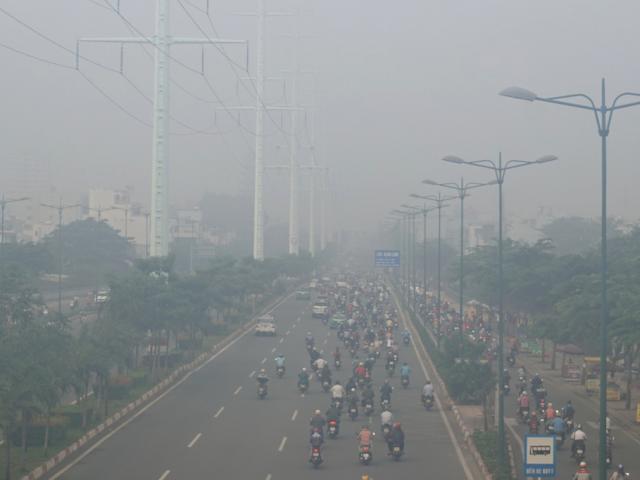 Tin tức trong ngày - Ảnh: Sài Gòn bồng bềnh trong sương mù dày đặc