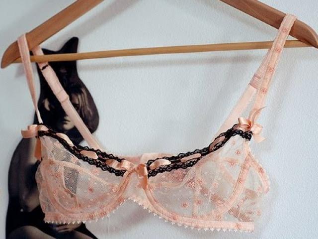 Bạn trẻ - Cuộc sống - Anh chàng "đứng hình" vì bị người trong mộng phát hiện lấy nhầm đồ lót