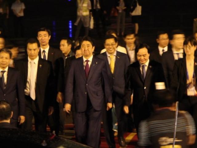 Thủ tướng Shinzo Abe chính thức tới Đà Nẵng dự APEC