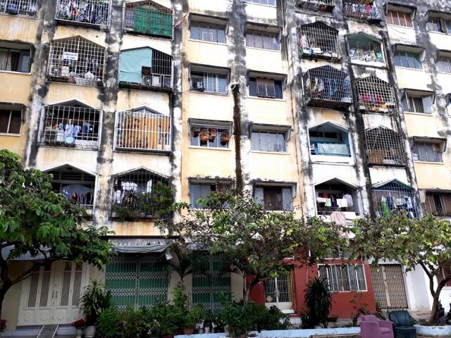 Tài chính - Bất động sản - TP.HCM: Di dời khẩn cấp các hộ dân sống ở chung cư hư hỏng nặng