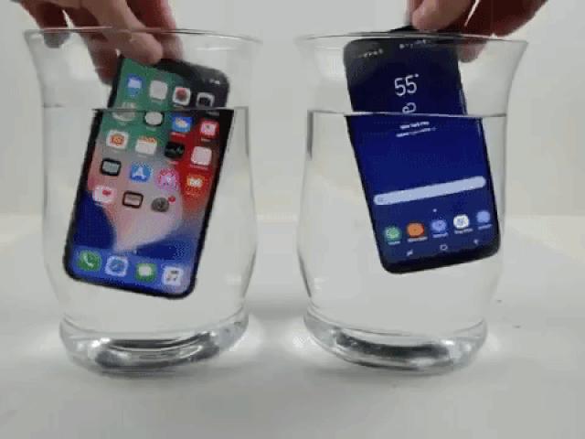 Thời trang Hi-tech - BẤT NGỜ: iPhone X “chết sặc”, Galaxy S8 vẫn sống trong nước lạnh