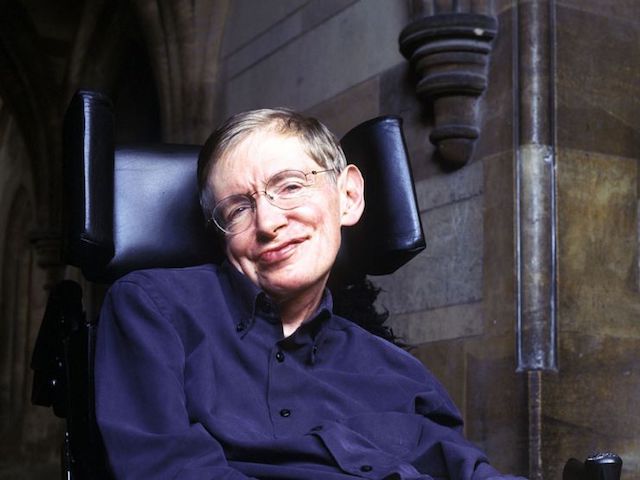 Stephen Hawking lại cảnh báo AI có thể tiêu diệt nền văn minh nhân loại
