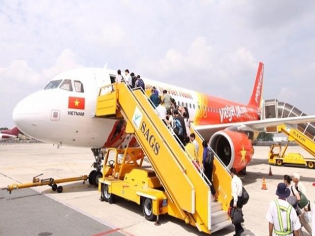 Tin tức trong ngày - Yêu cầu VietJet kỷ luật nhân viên xé vé, gây bức xúc