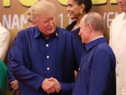 Thế giới - Báo Tây viết về cái bắt tay của ông Trump và ông Putin tại APEC VN