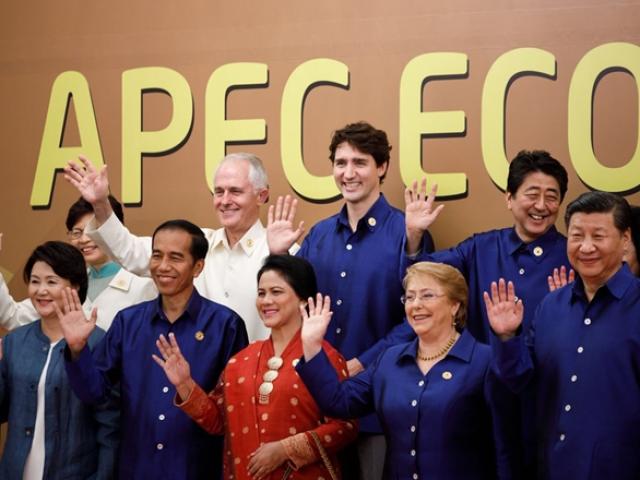 Bí mật về bộ trang phục mà Chủ tịch nước tặng các nhà lãnh đạo APEC