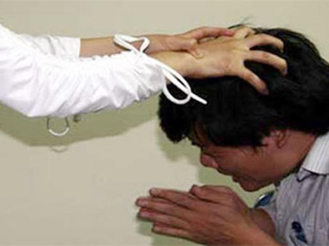 Bạn trẻ - Cuộc sống - Bị vợ bạo hành, ông chồng 60 tuổi quyết ly hôn bằng mọi giá