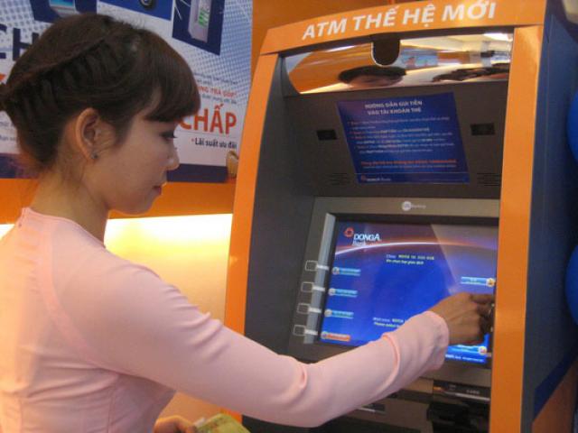 Kinh doanh - Chủ thẻ ATM có bị khống chế rút 5 triệu đồng/ngày?