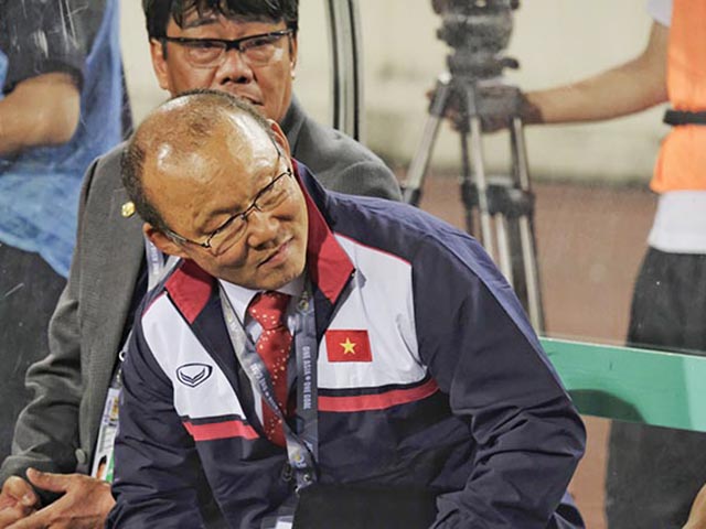 Bóng đá - HLV Park Hang Seo ra mắt: Từ "Quý ngài lạnh lùng" tới "Máy sấy tóc"