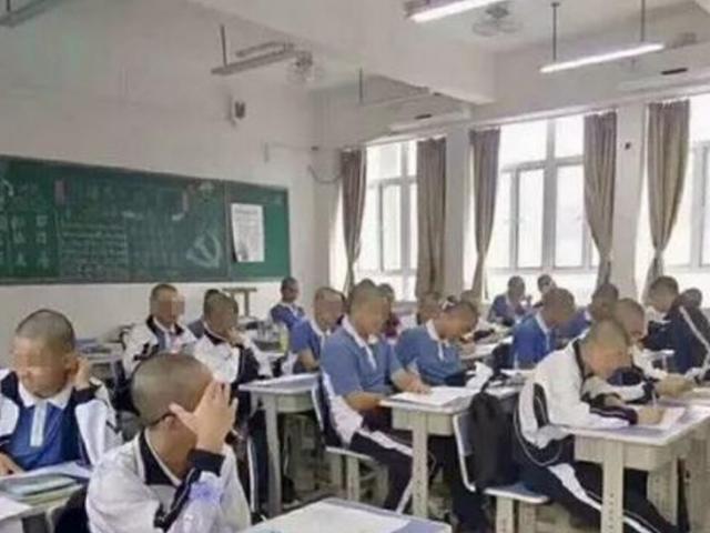 Thế giới - Trường học Trung Quốc cạo trọc đầu tất cả nam sinh
